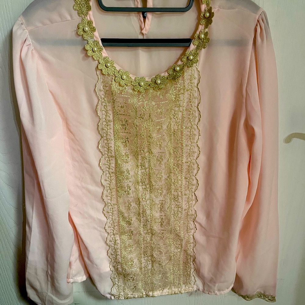 Ladies dressy blouse, size large.